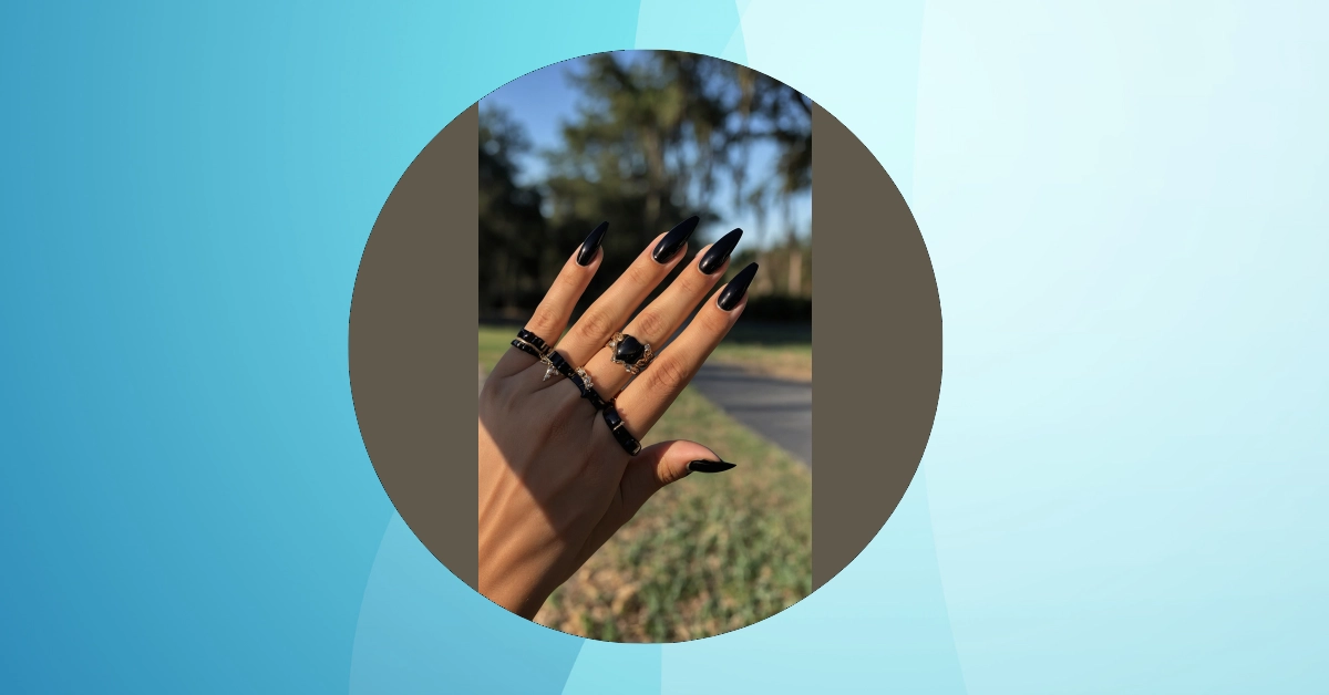 Nail Art on Trend: 5 Black Nail Inspirations You’ll Love**  
**